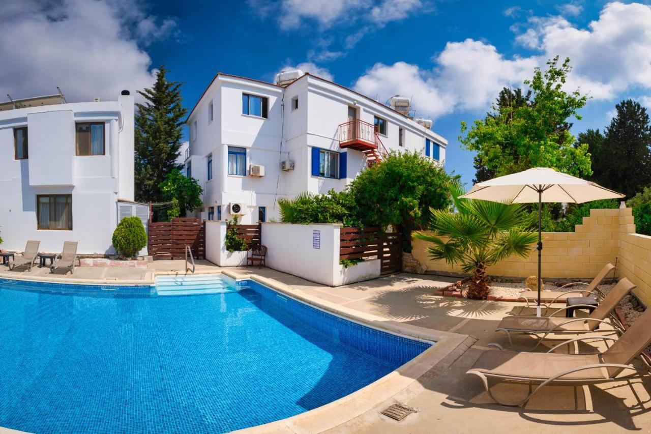 Townhouse By The Sea Pirate Harbor Apartment Paphos ภายนอก รูปภาพ