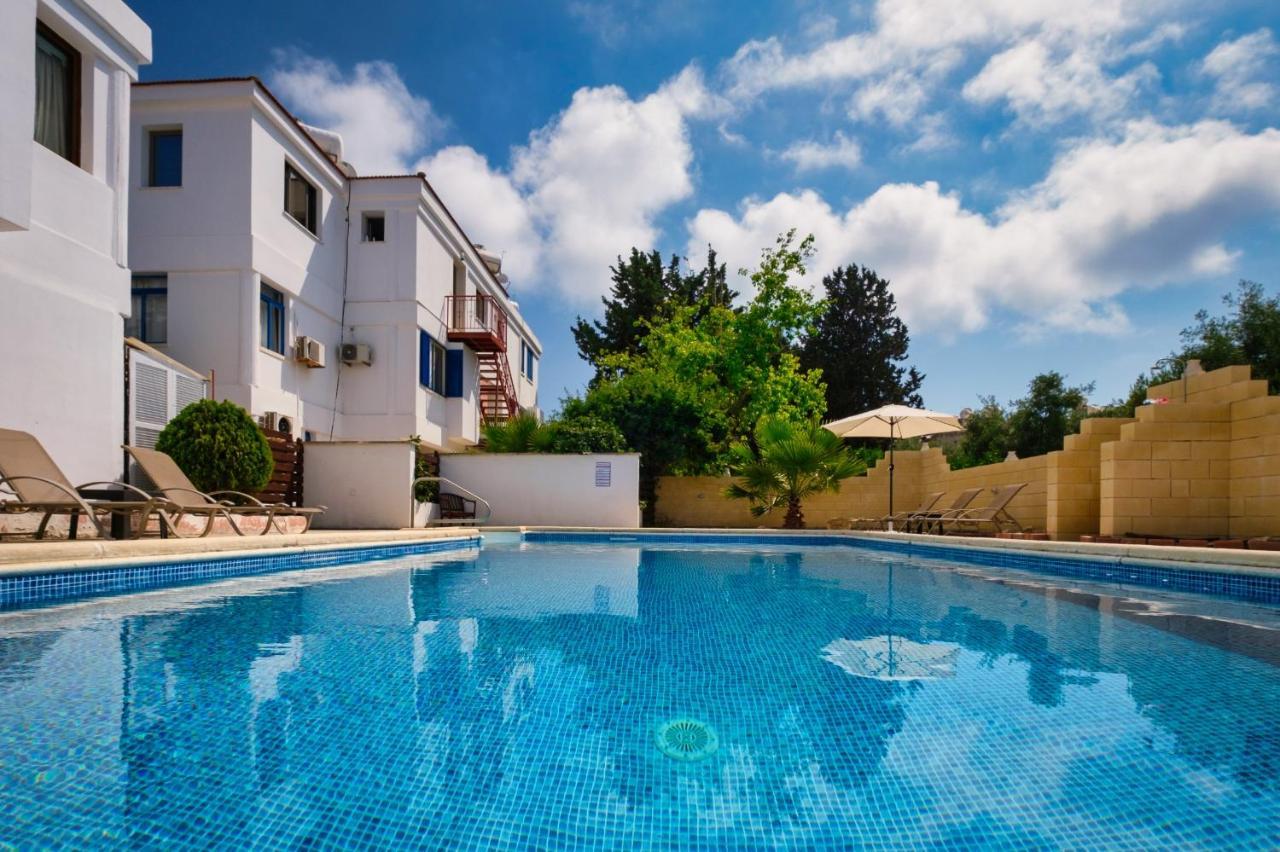 Townhouse By The Sea Pirate Harbor Apartment Paphos ภายนอก รูปภาพ