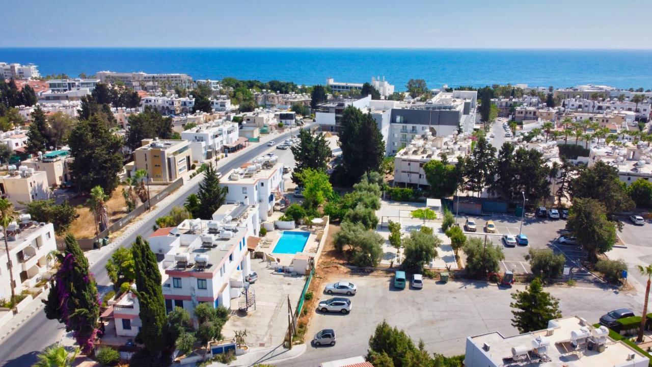 Townhouse By The Sea Pirate Harbor Apartment Paphos ภายนอก รูปภาพ