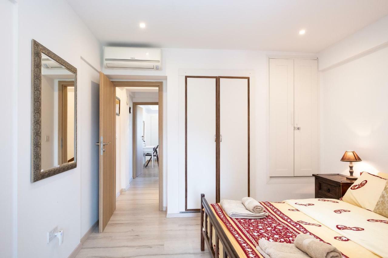 Townhouse By The Sea Pirate Harbor Apartment Paphos ภายนอก รูปภาพ