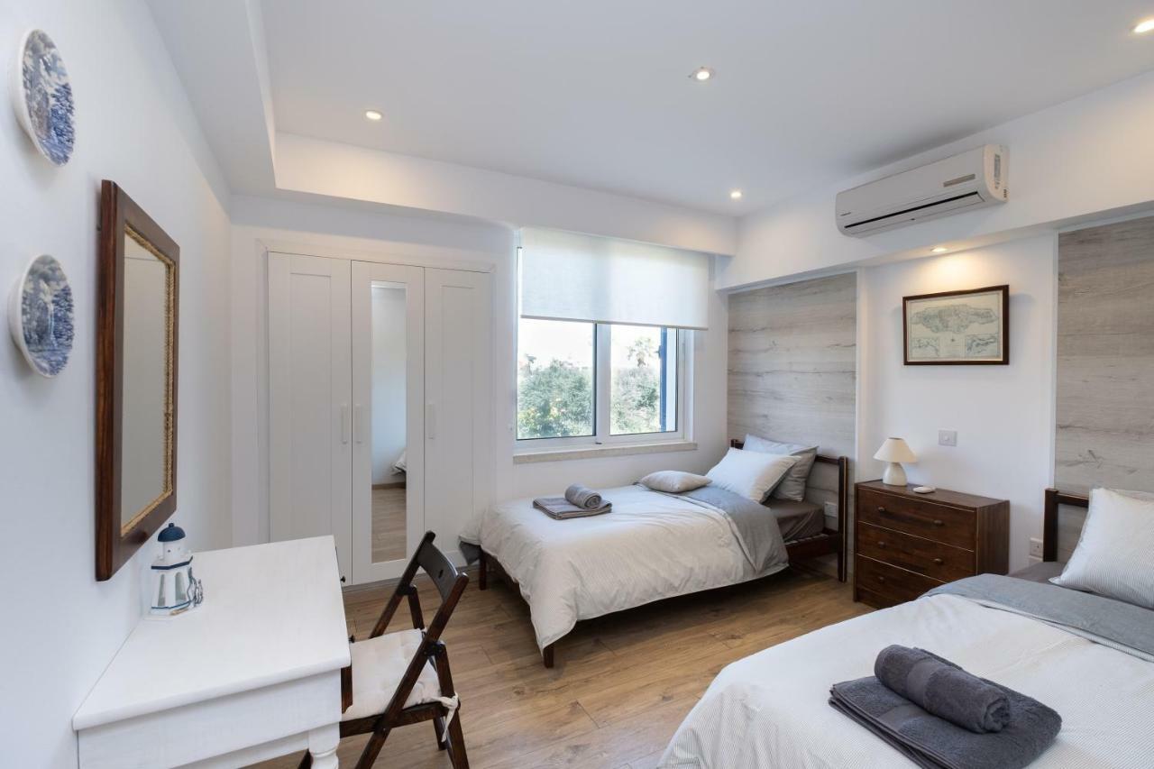Townhouse By The Sea Pirate Harbor Apartment Paphos ภายนอก รูปภาพ